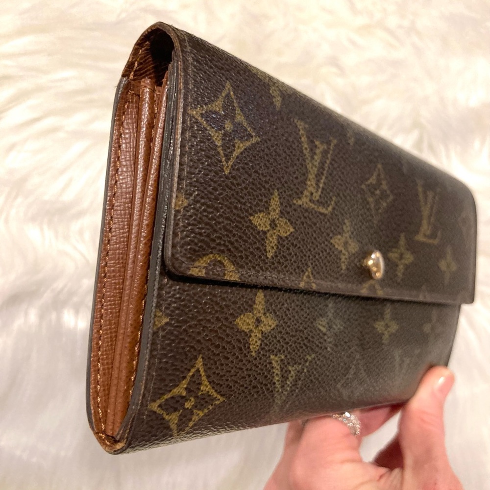 Authentic Louis Vuitton Sarah Wallet  #4.3s TH 3067 - Picture 4 of 12